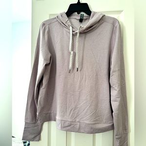 NWT Vuori Halo Essential Hoodie, Size Medium, Dusk Heather